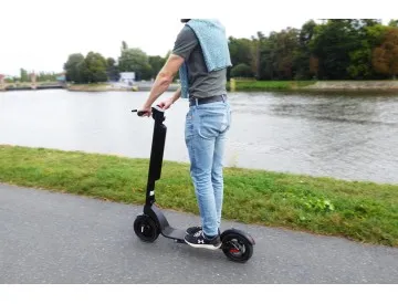 Jak wybrać hulajnogę elektryczną? Oto przewodnik krok po kroku!
